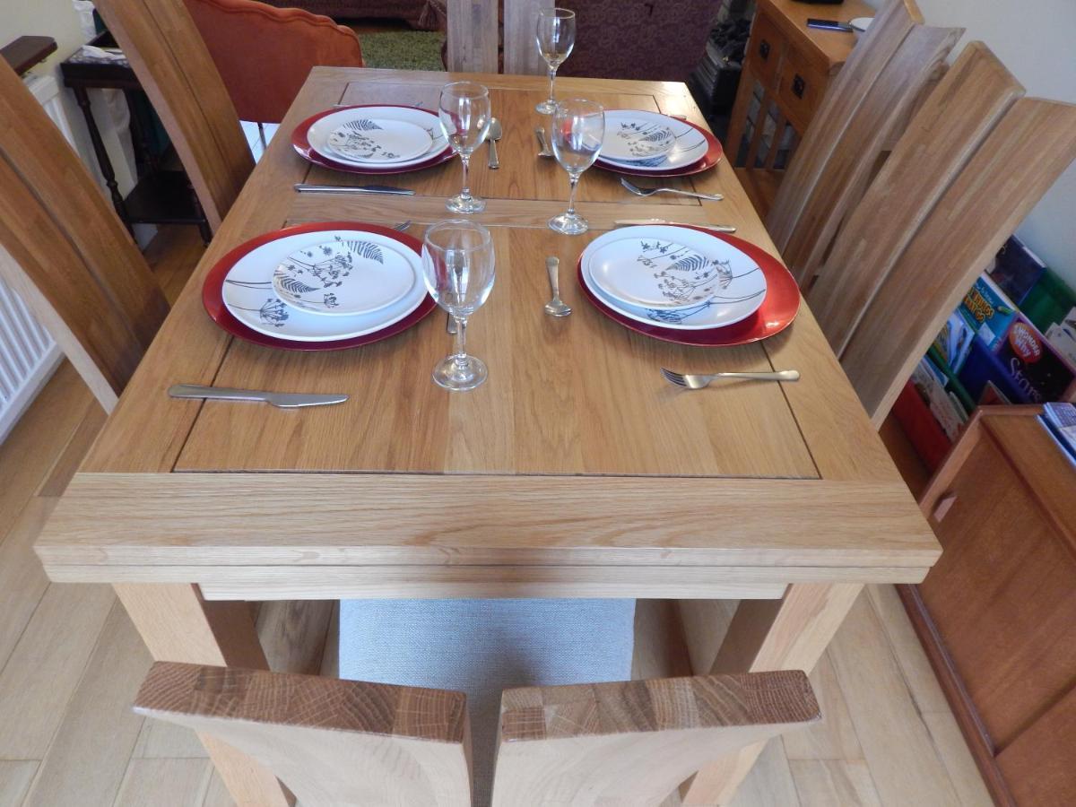 Casa de férias Two Bedroom Corporate And Family With Parking - Orbitat Cambridge