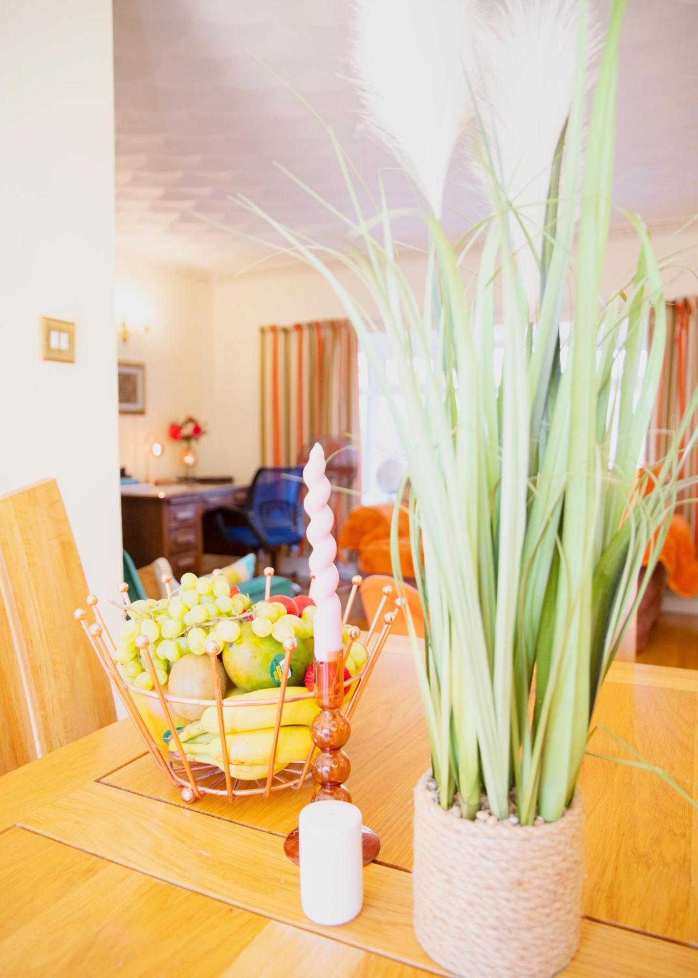 Casa de férias Two Bedroom Corporate And Family With Parking - Orbitat *