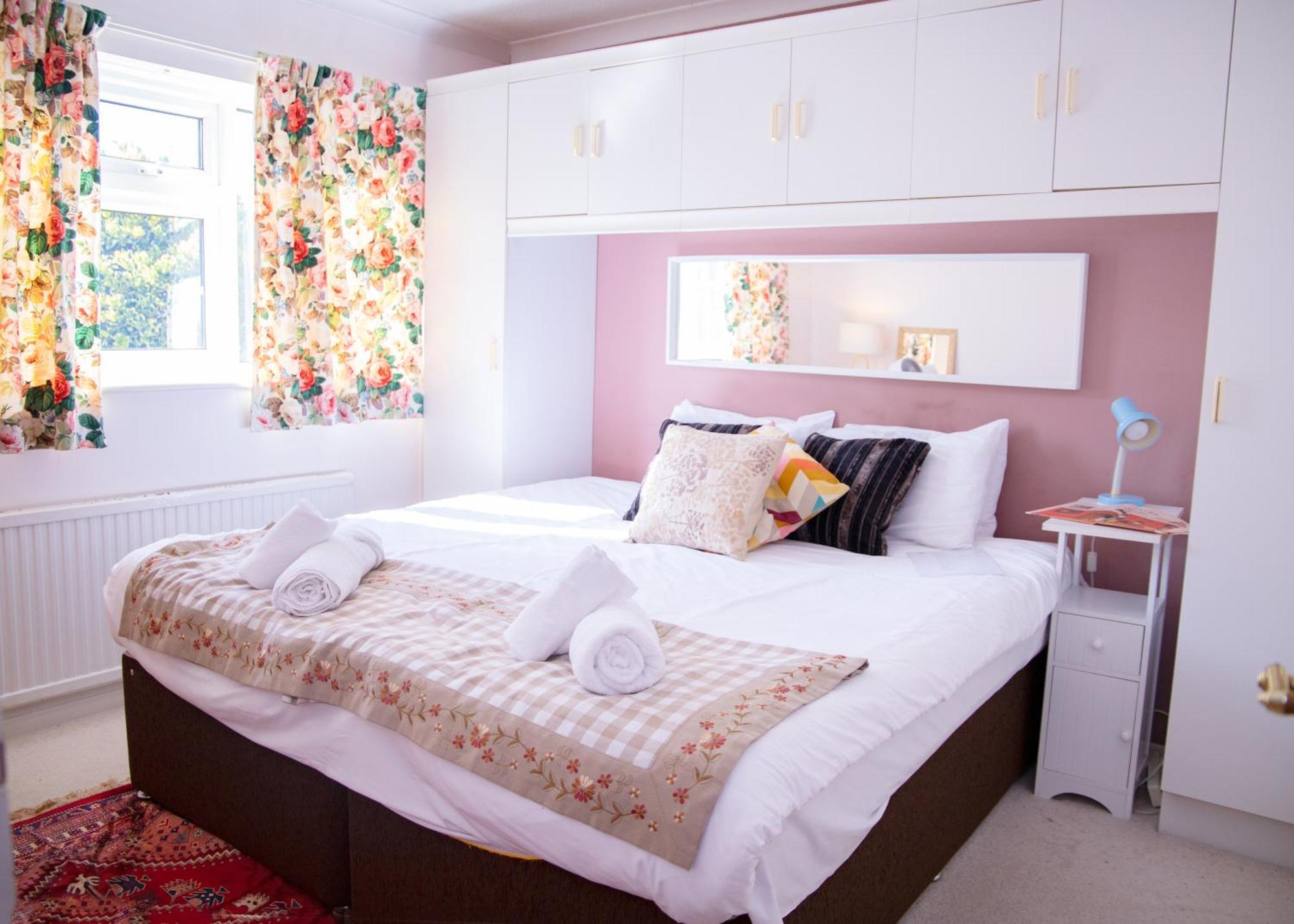 Two Bedroom Corporate And Family With Parking - Orbitat *