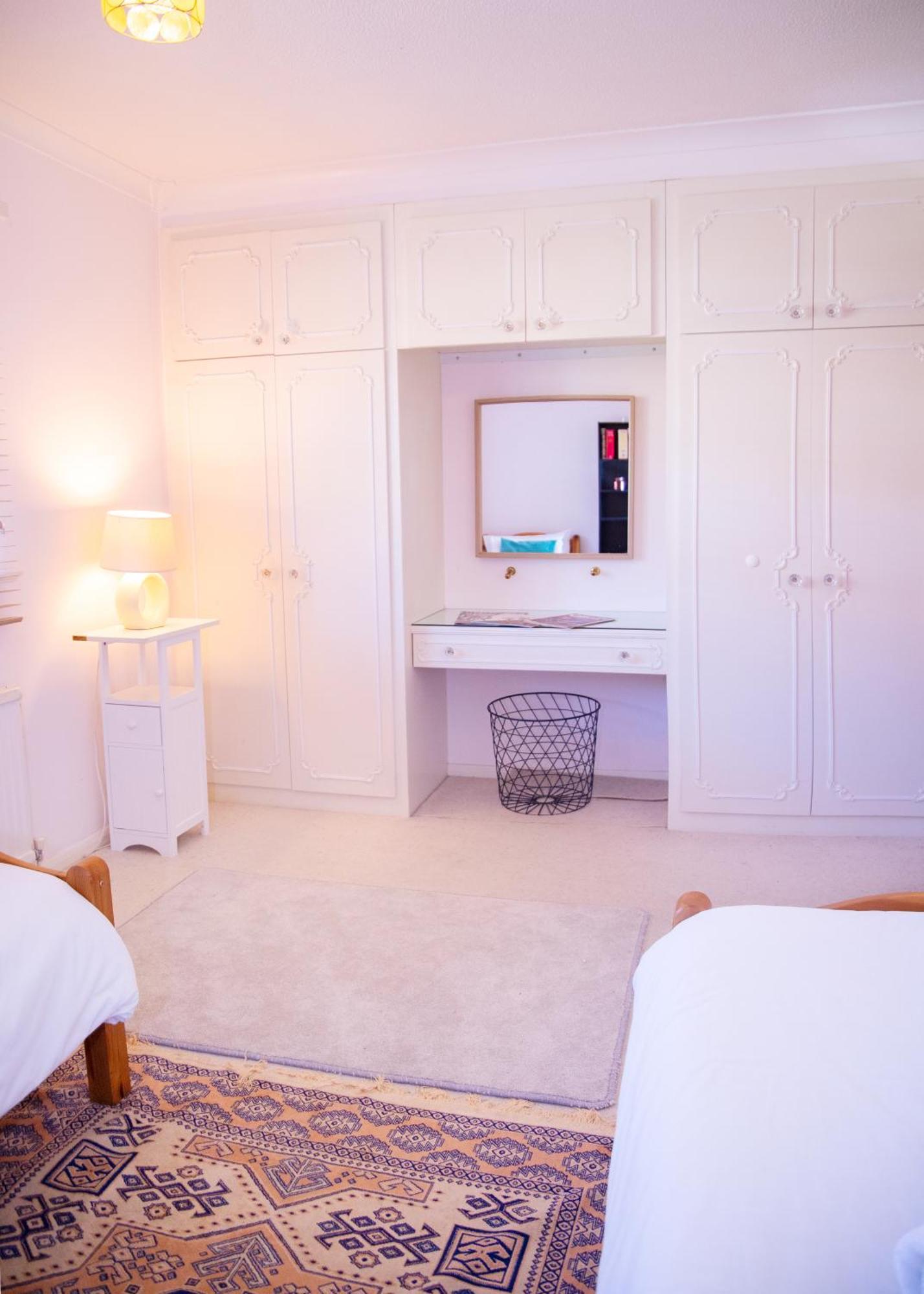Two Bedroom Corporate And Family With Parking - Orbitat Cambridge