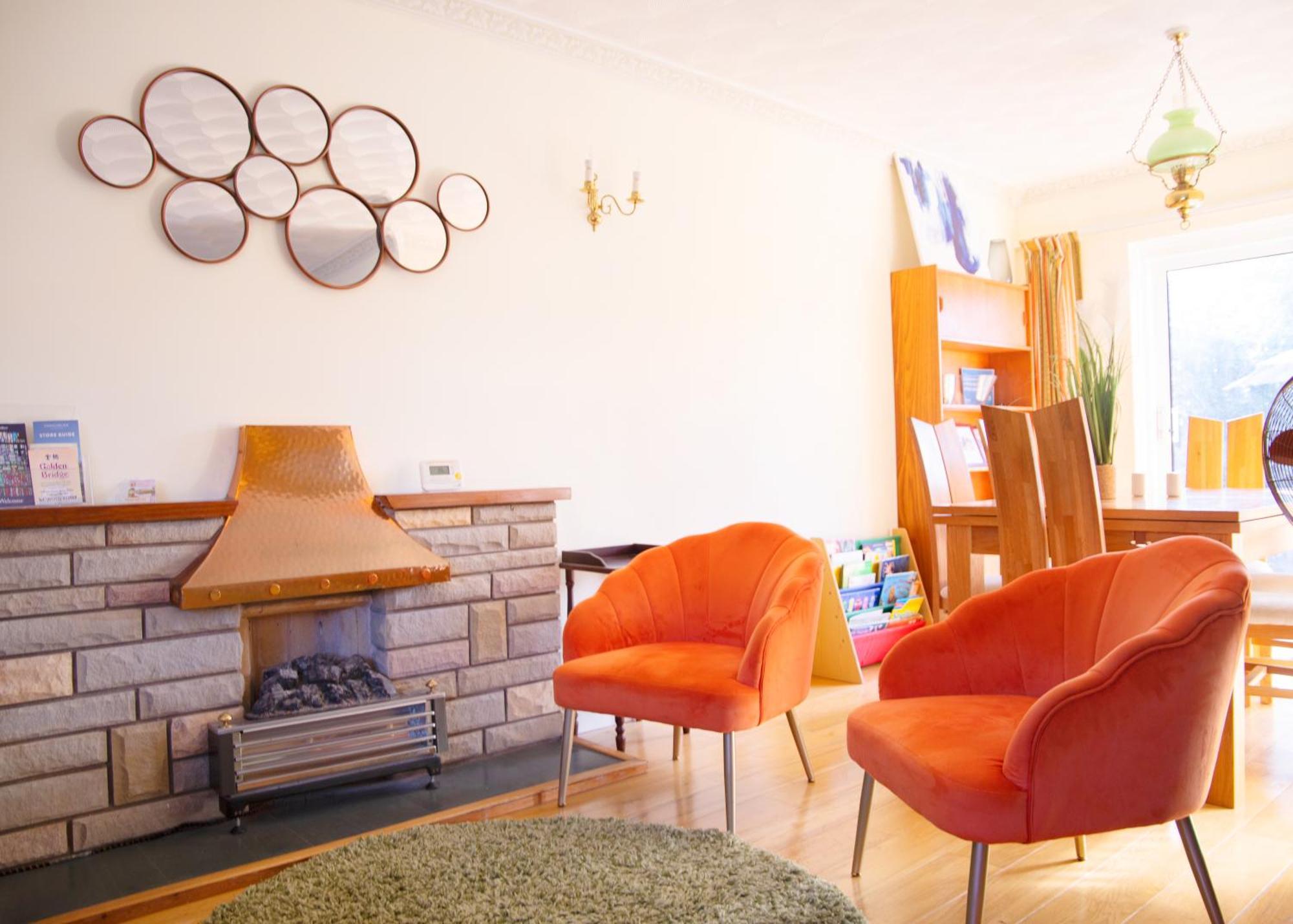 Two Bedroom Corporate And Family With Parking - Orbitat * Cambridge